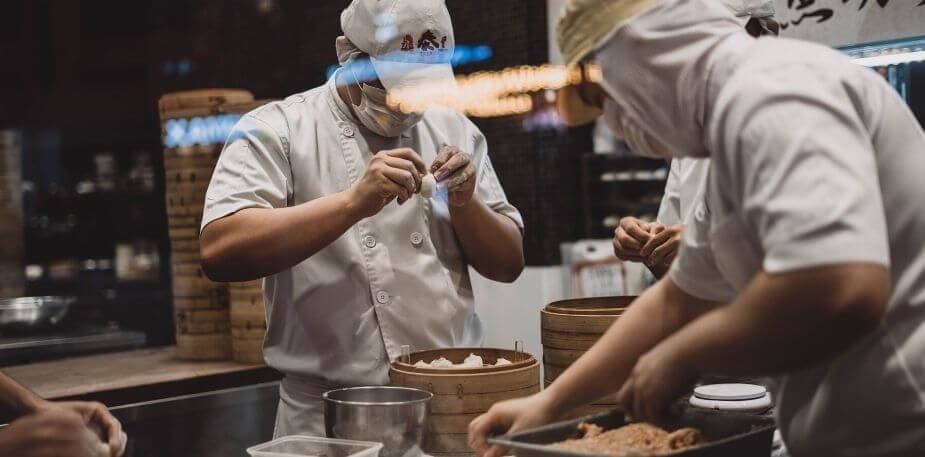 8 Food Safety Guidelines for Chefs