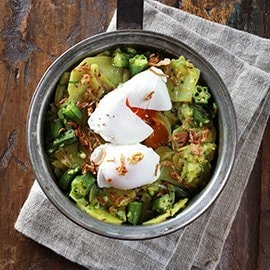 Okra and Eggs on Potatoes Okra and Eggs on Potatoes