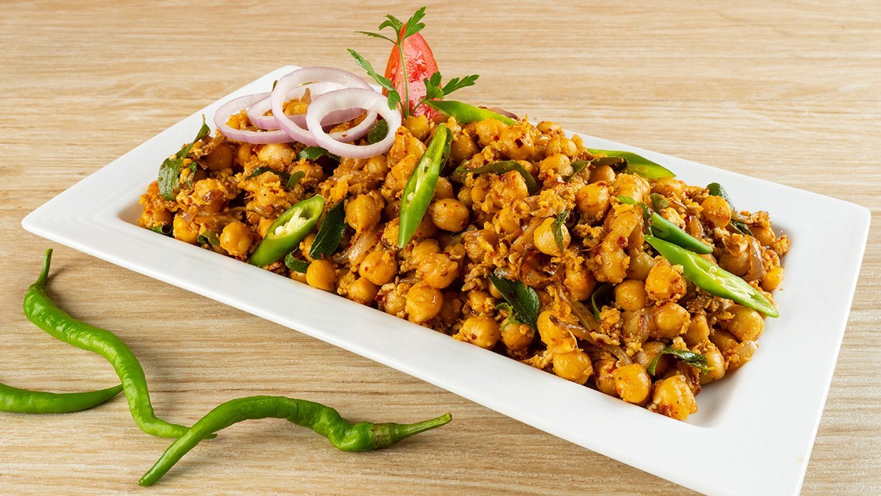 Savoury Chick Peas & Tempered Eggs (Biththra Kadala)